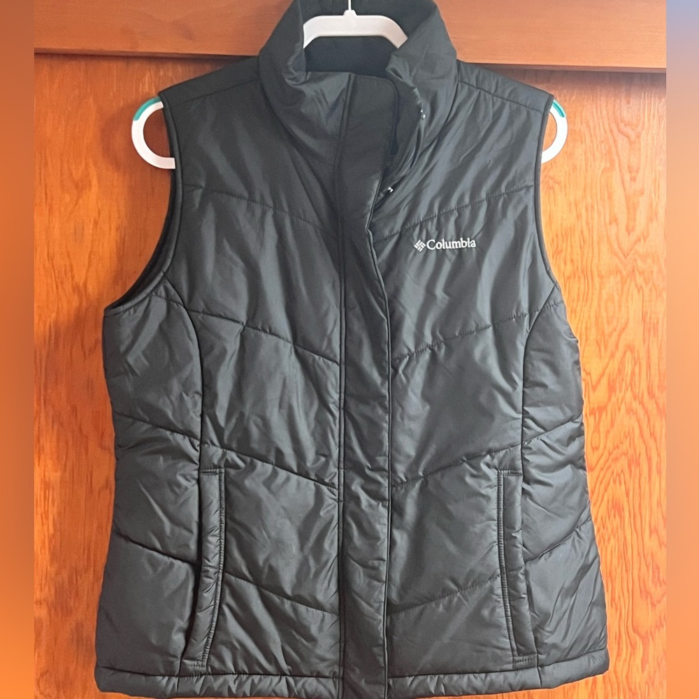 Columbia Women's Black Puffer Vest